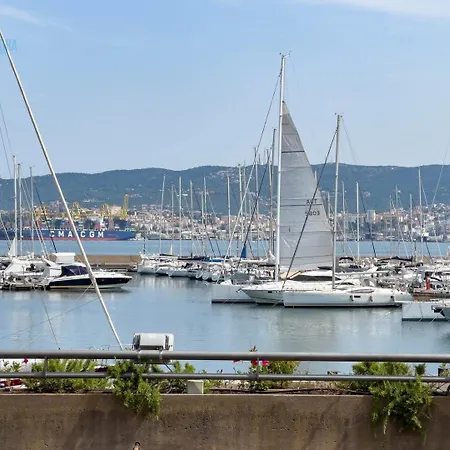 Porto San Rocco 13 Tirabora Short Rent Apartment Muggia